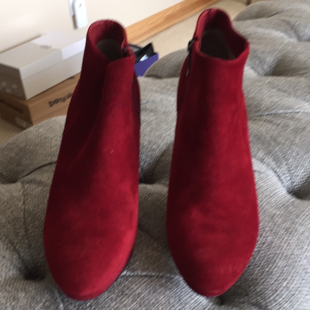 Via Spiga suede platforms ankle.